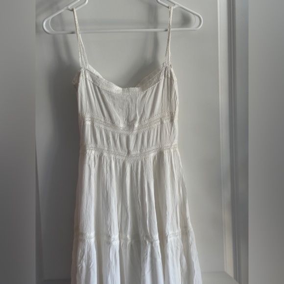 Elegant White Maxi Dress - Picture 10 of 11